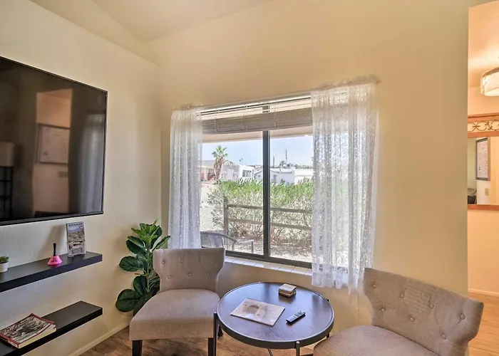 Game + Mtn Views: Havasu Escape! Ferienhaus